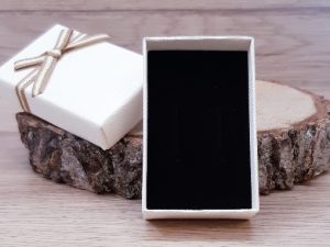 Boite cadeau ivoire rectangulaire avec nœud