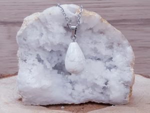 Pendentif goutte 20mm Howlite