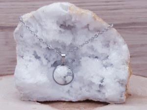 Pendentif médaillon 14mm Howlite