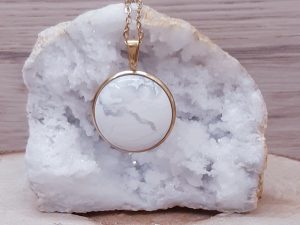 Pendentif médaillon 25mm Howlite