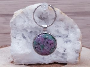 Porte clé Zoïsite rubis