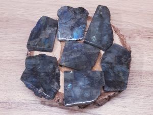Pierre brute Labradorite en tranche