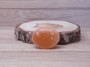 Galet Sélénite orange