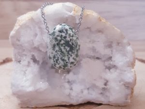 Pendentif pierre percée Jade Qinghai