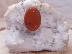 Pendentif pierre percée Jaspe rouge