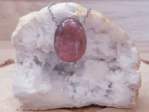 Pendentif pierre percée Rhodonite