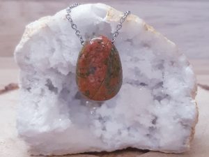 Pendentif pierre percée Unakite